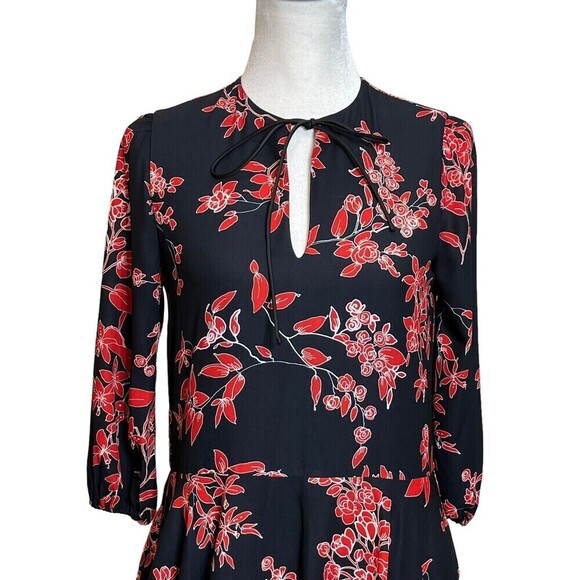 Welcome to my closet! - Picture 3 of 4